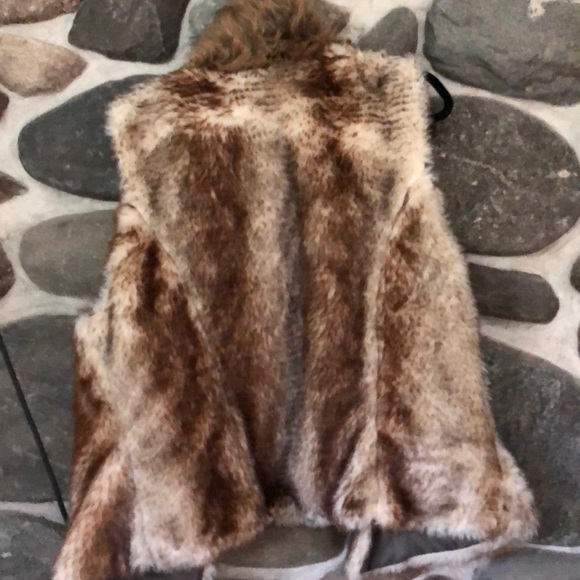 Vest - Picture 2 of 4